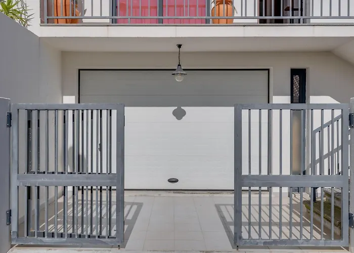 Andrade's By Madeira * 카니코